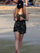 Avril Lavigne beach