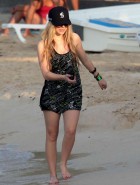 Avril Lavigne beach