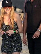 Avril Lavigne beach