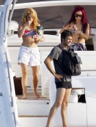 Shakira bikini