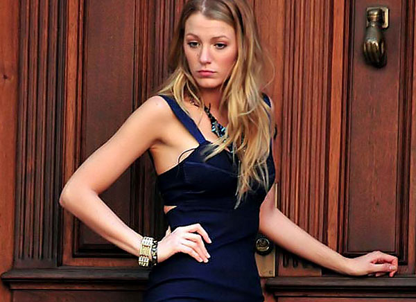 Here is Blake Lively on the set of Gossip Girl for the hundredth time