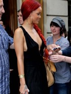 Rihanna sideboob