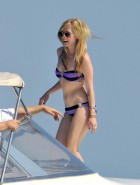 Avril Lavigne bikini