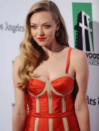 Amanda Seyfried hot red