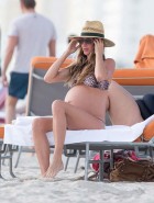 Gisele Bundchen pregnant bikini