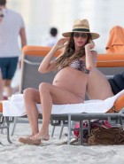 Gisele Bundchen pregnant bikini