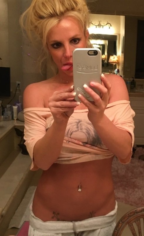 Shocking Nude - Britney Spears Nude Pics and Shocking Backstage Porn